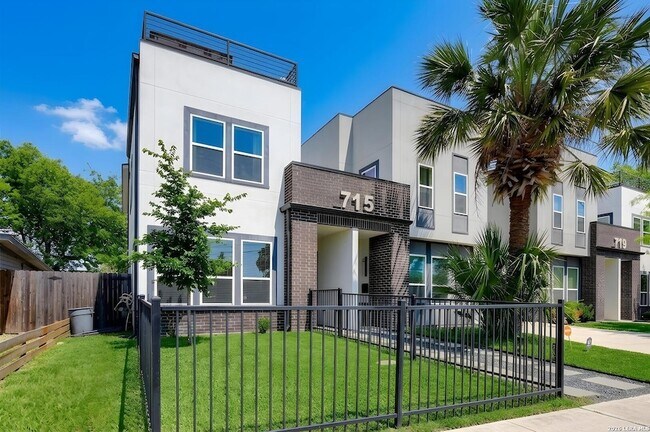 Foto del edificio - 715 Eleanor Ave