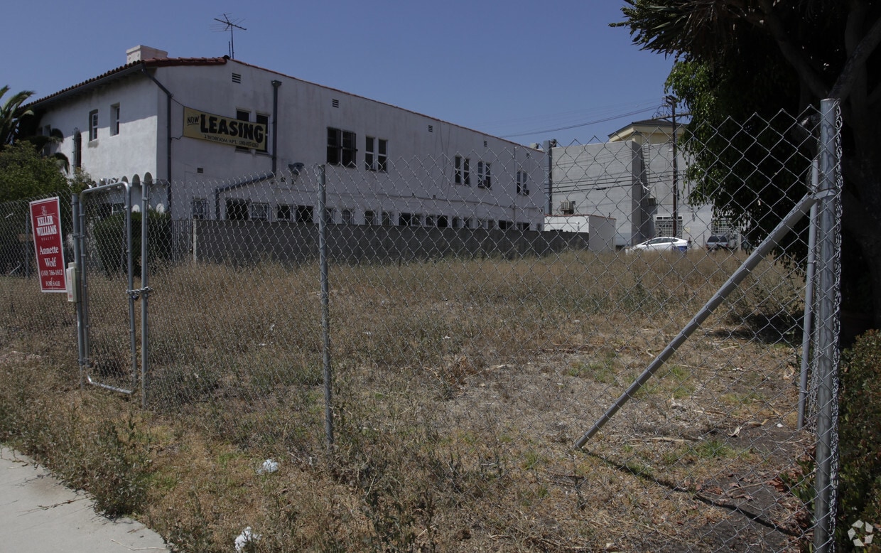 Building Photo - 8457 Blackburn Ave