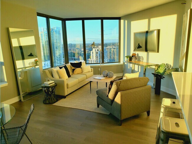 Living Room w/hardwood - 400 N La Salle Dr