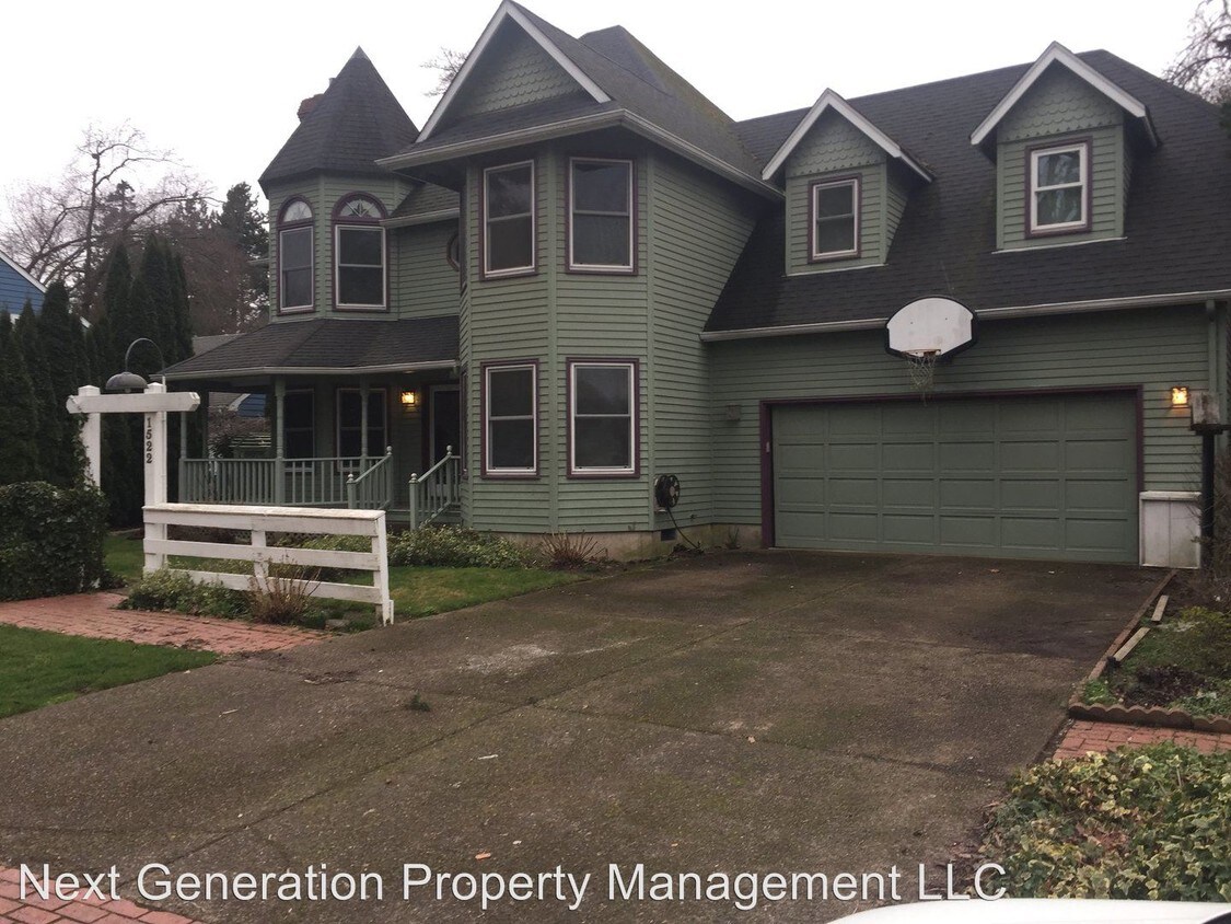 Primary Photo - 4 br, 2.5 bath House - 1522 Cal Young Rd.