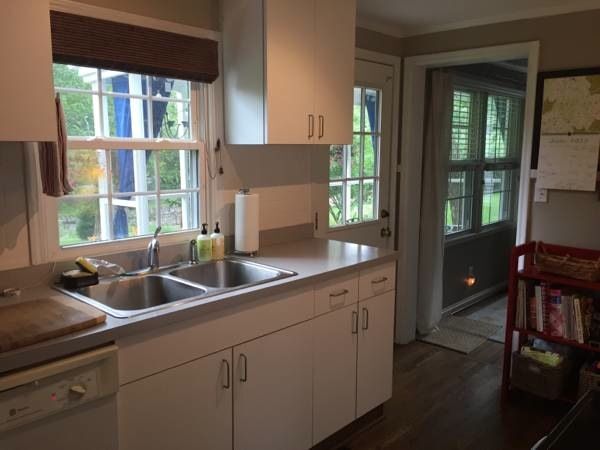 Foto principal - 7404 Village Drive