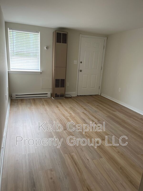 Foto principal - 90-92-92 Ford St