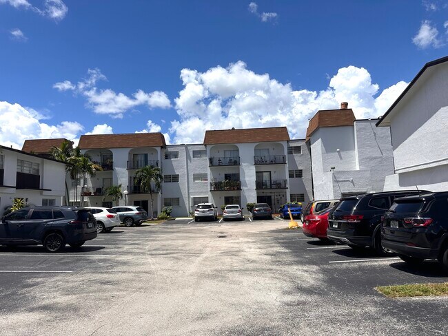 Foto del edificio - 10850 W Flagler St