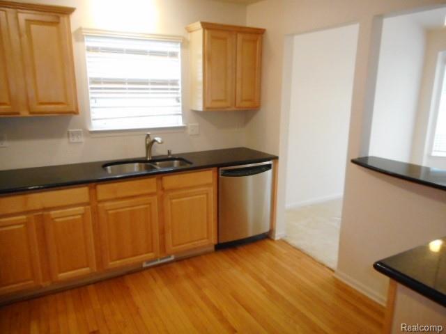 Building Photo - 733 Woodhaven Dr