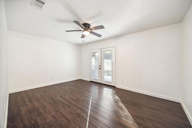 Foto del edificio - 100 W White Willow Cir
