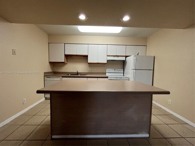 Foto del edificio - 3985 W McNab Rd
