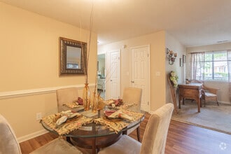 2BR,2BA,-950SF Model - Westwinds