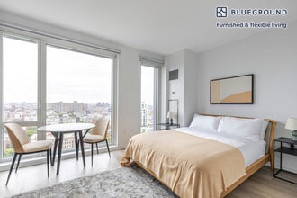 Building Photo - 275 S 5th St