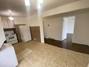 Building Photo - 89 Cleta Dr