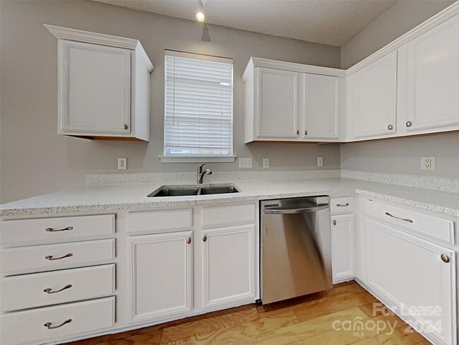 Building Photo - 9246 Kimmel Ln