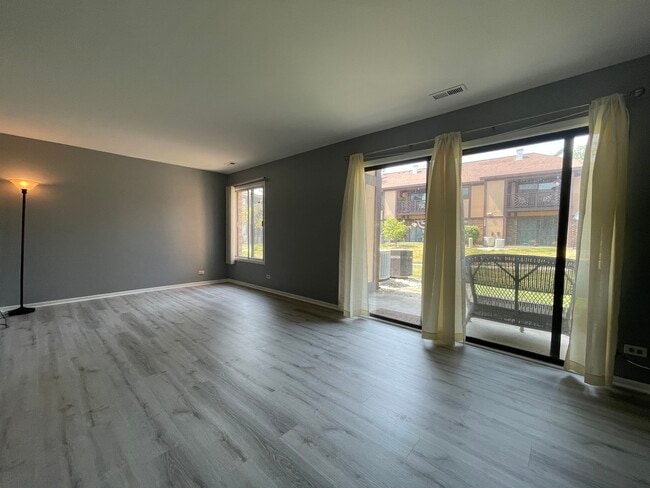 Building Photo - 1655 Dover Ct