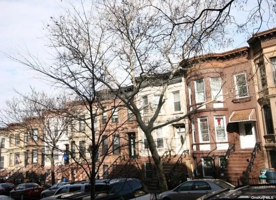 Primary Photo - 472 41st St
