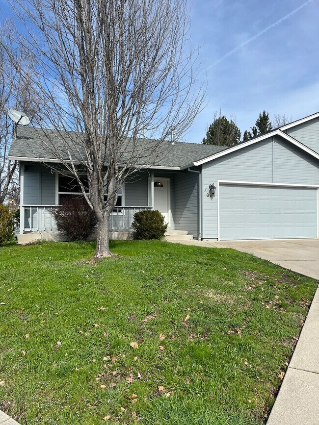 Building Photo - 396-396 Crystal Dr