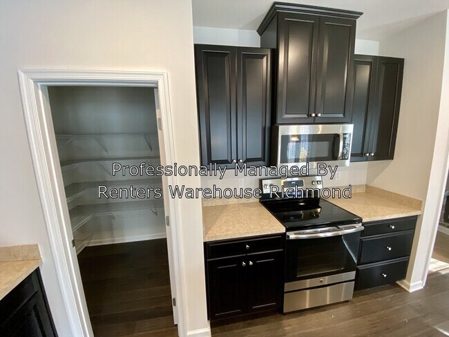 Foto del edificio - 8231 Fedora Dr