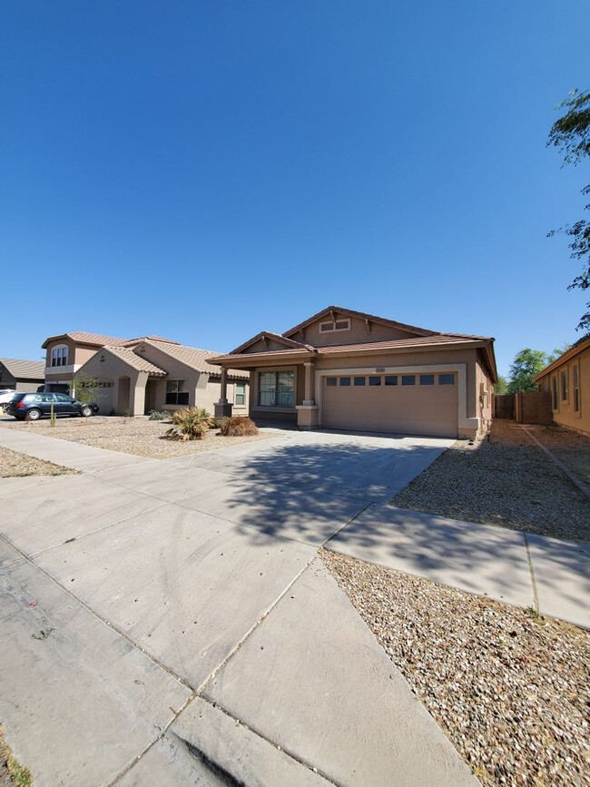 Foto del edificio - LAVEEN VILLAGE BEAUTIFUL 3 BEDROOMS PLUS D...