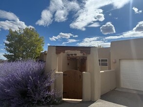 Building Photo - 54 Encantado Loop
