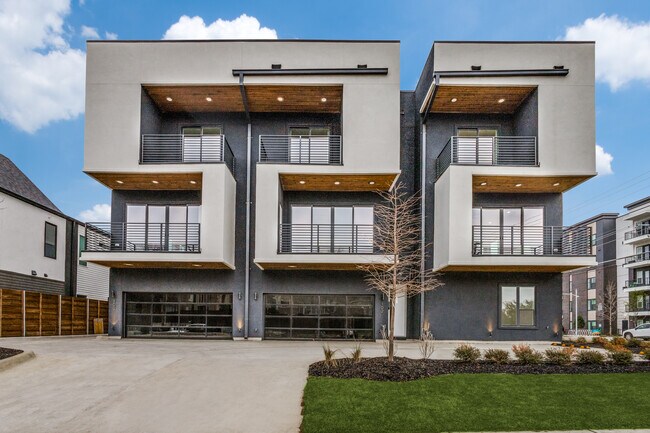 The Carroll - 2714 N Carroll Ave Townhome