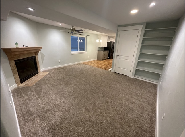 Family room - 3892 E South Pass Cv