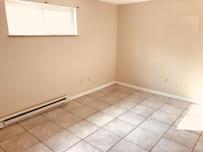 Building Photo - 2231 Hanser Drive Unit 1
