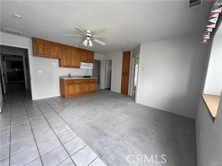 Foto del edificio - 6818 Kittyhawk Ave