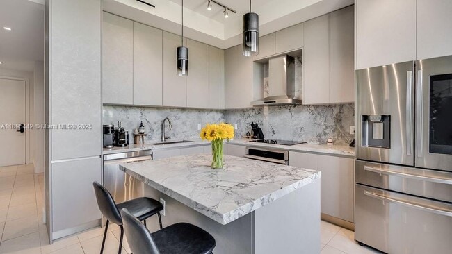 Building Photo - 1030 15th St