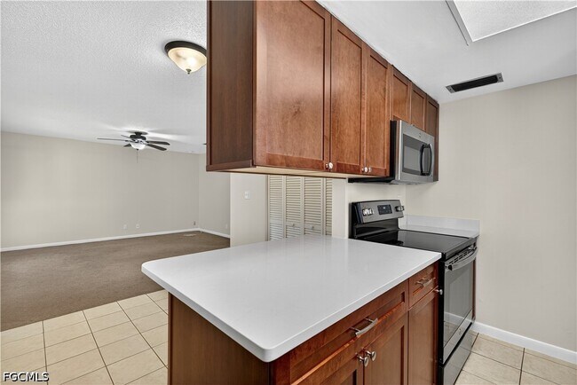 Foto del edificio - 3320 New South Province Blvd