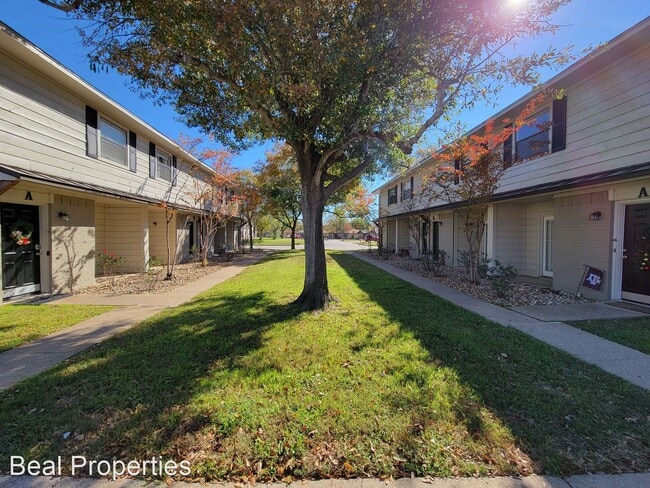 Building Photo - 2 br, 1.5 bath House - 1411 Airline Drive ...