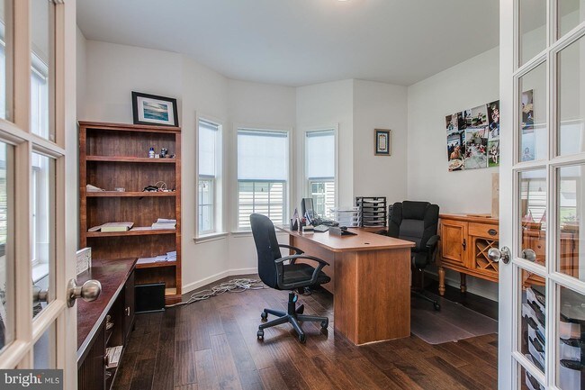 Building Photo - 2104 Cohasset Court