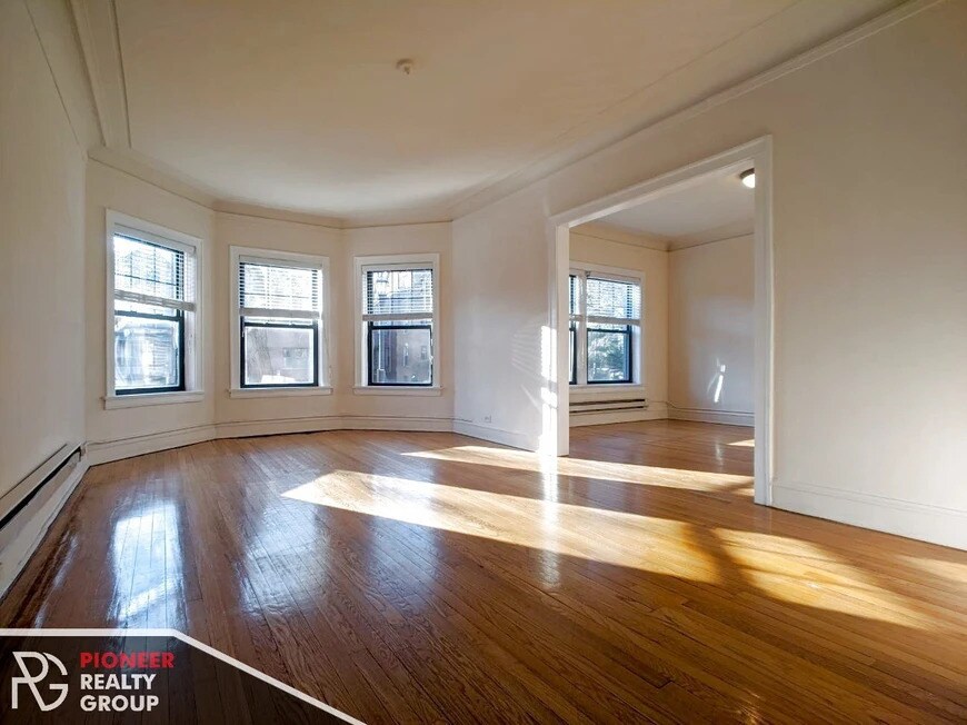 1016 Dempster St, Evanston, IL 60202 Apartments in Evanston, IL