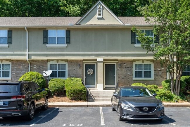 Building Photo - 6900 Roswell Rd