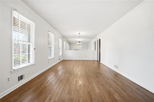 Building Photo - 4165 Williamsburg Dr