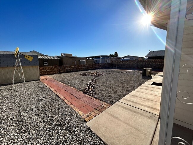 Building Photo - Charming 2-Bedroom 2-Bathroom Furnished Ma...