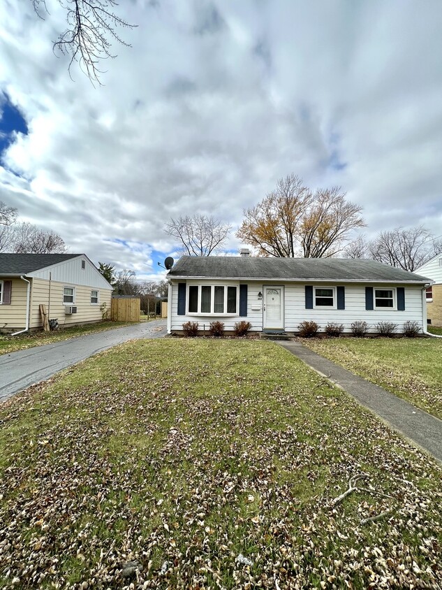 1515 Walnut Dr, Woodstock, IL 60098 House Rental in Woodstock, IL