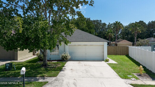 Foto del edificio - 8451 Oak Crossing Dr W