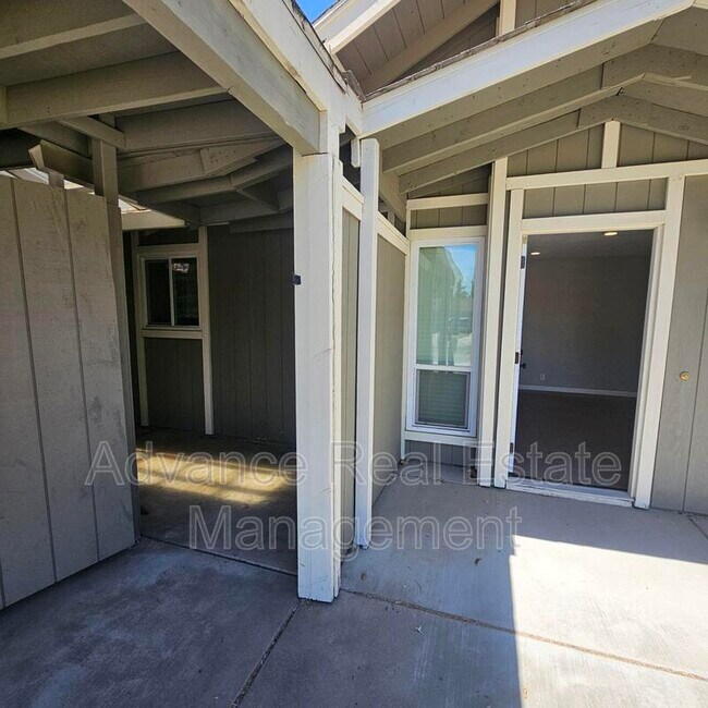 Building Photo - 1017 Bienville St