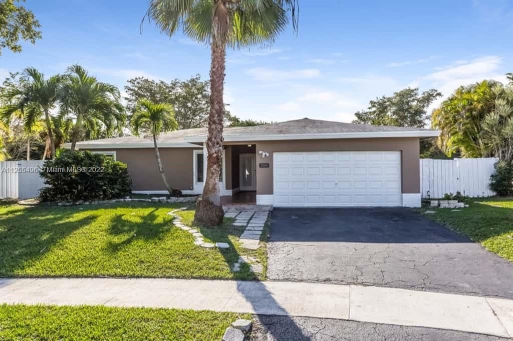 7200 NW 80th Pl, Tamarac, FL 33321 House Rental in Tamarac, FL