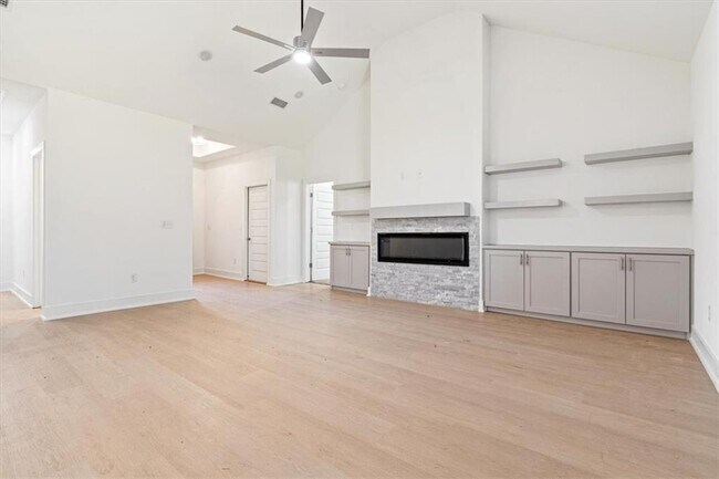 Foto del edificio - 7004 SW Basswood Ave