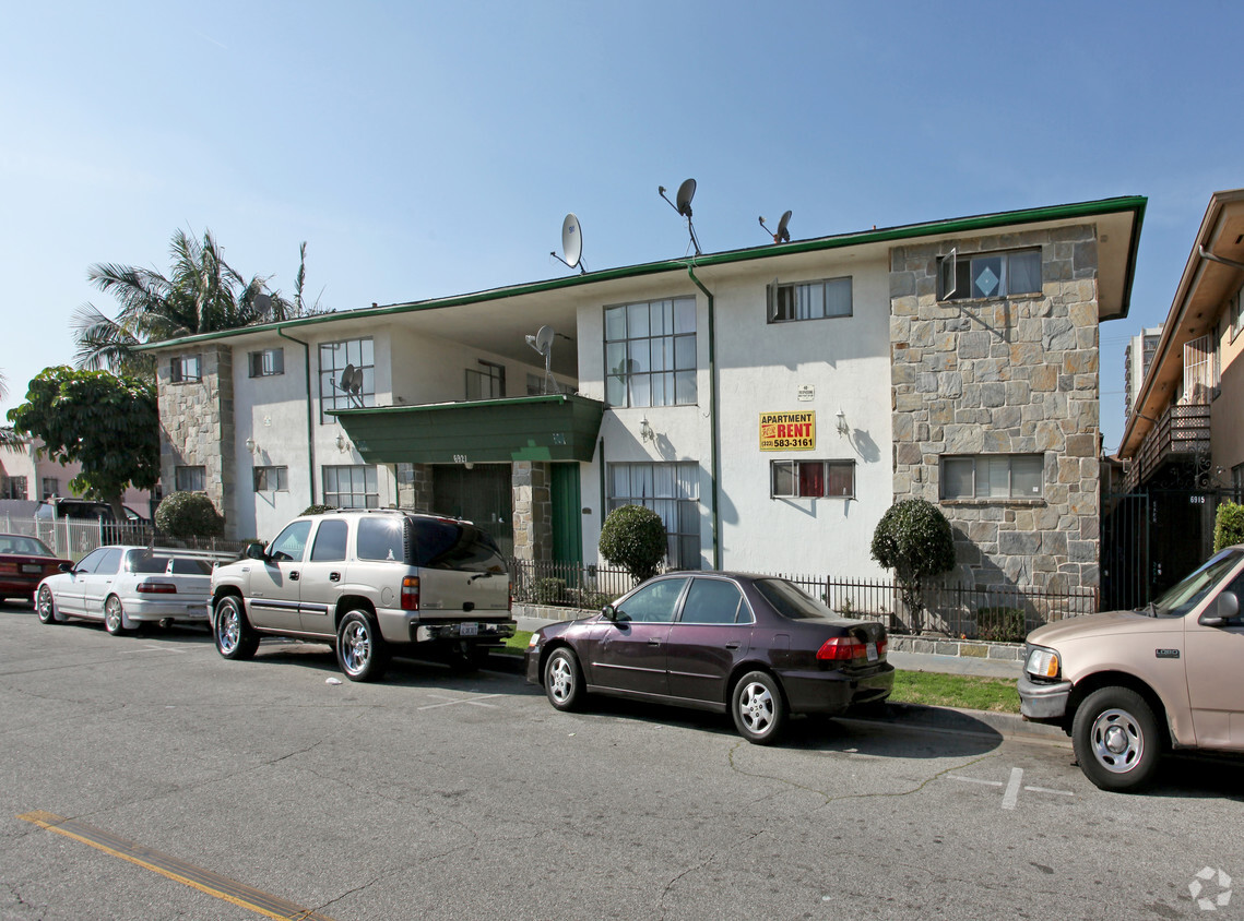 Templeton Street Apartment - Templeton Street Apartments