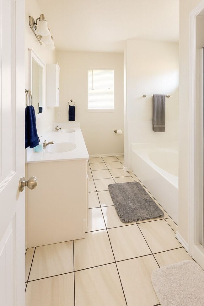 Foto del edificio - 5 Bedroom, 2.5 bath in Killeen