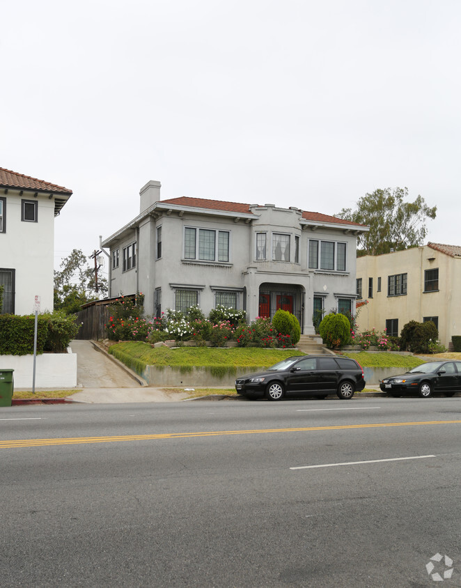 Building Photo - 221 S Virgil Ave