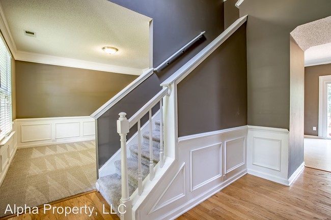 Building Photo - 4 br, 2.5 bath House - 107 Waterton Way