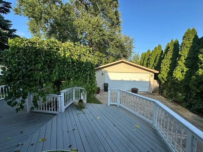 Foto del edificio - 972 Cardwell St