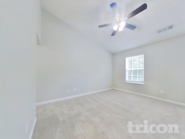 Building Photo - 218 Osmanthus Way