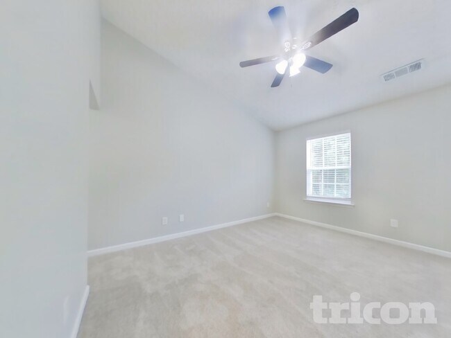 Foto del edificio - 218 Osmanthus Way