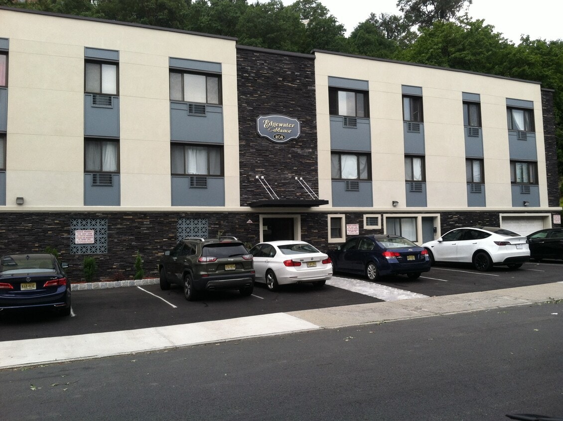 Foto principal - 208 Undercliff Ave