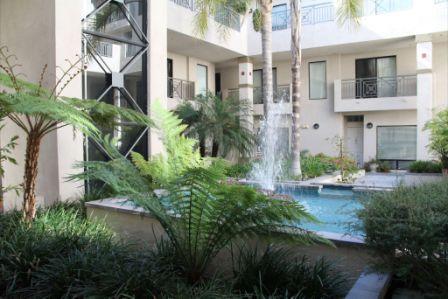 Foto del edificio - 111 S Oak Knoll Ave