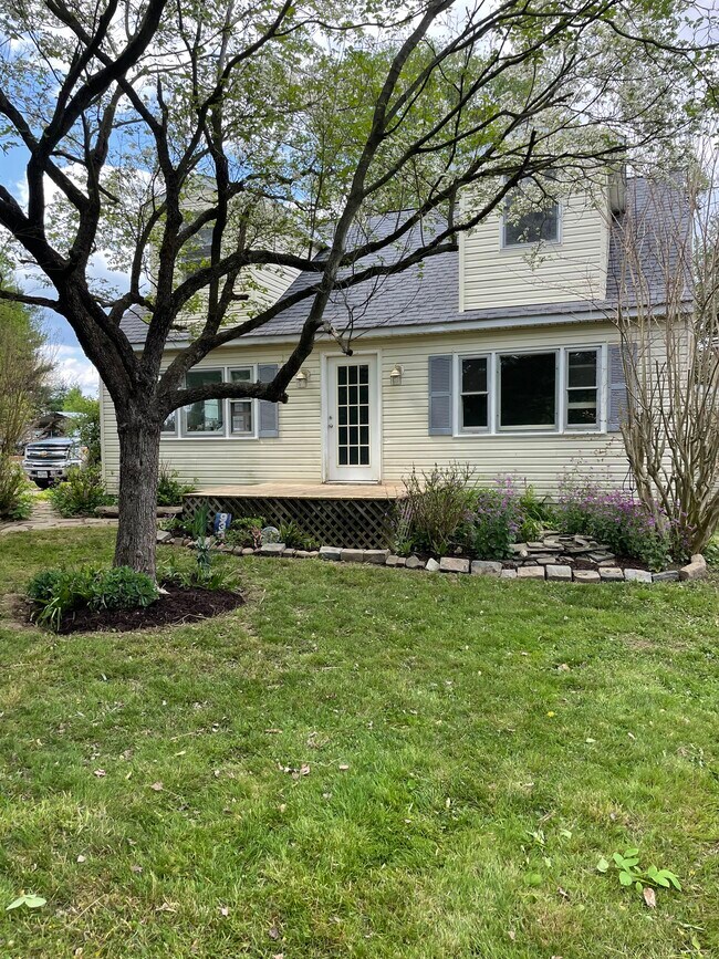 Hermosos jardines - 933 Biddle St