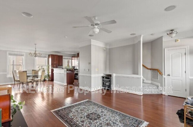 Foto del edificio - 711 Holly St