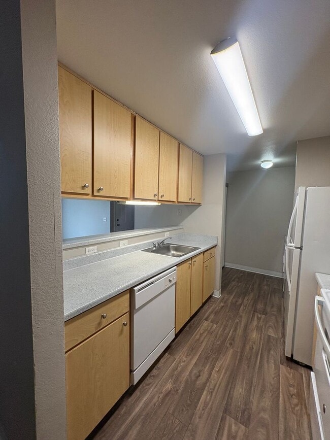 Building Photo - Powell Court Apartments