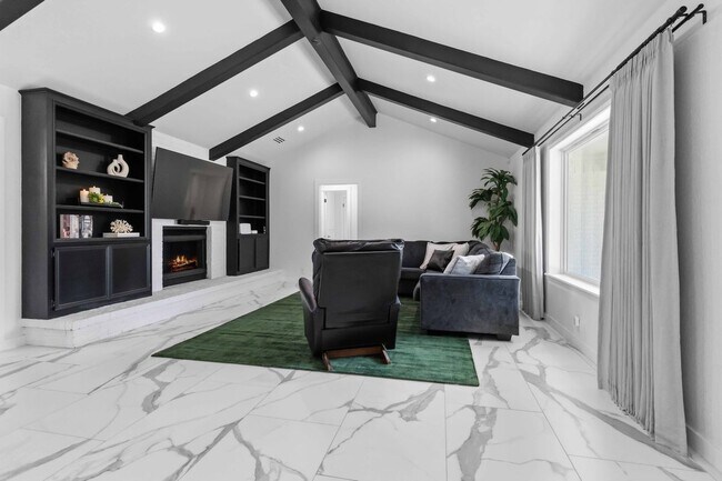 Foto del edificio - 107 Oak Crest